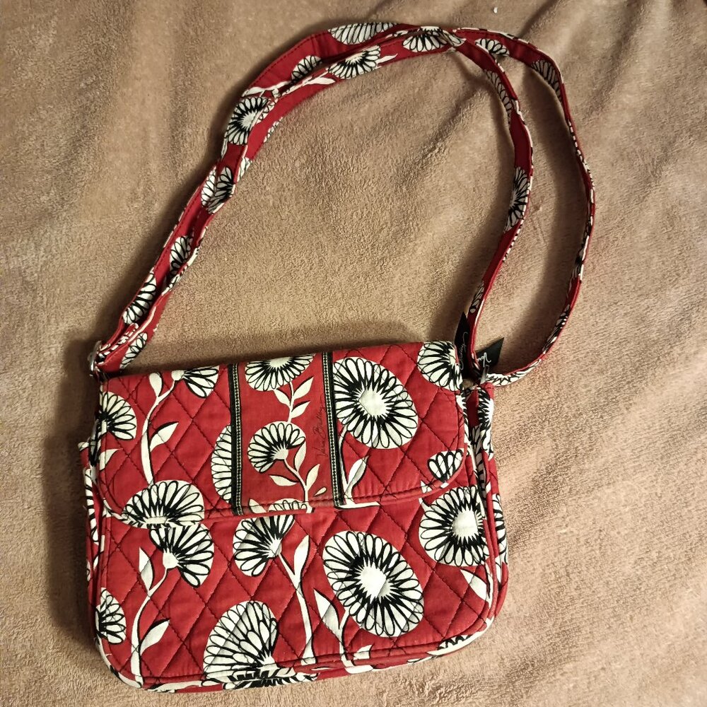 Style with the Vera Bradley Deco Daisy Rachel Crossbody Bag!